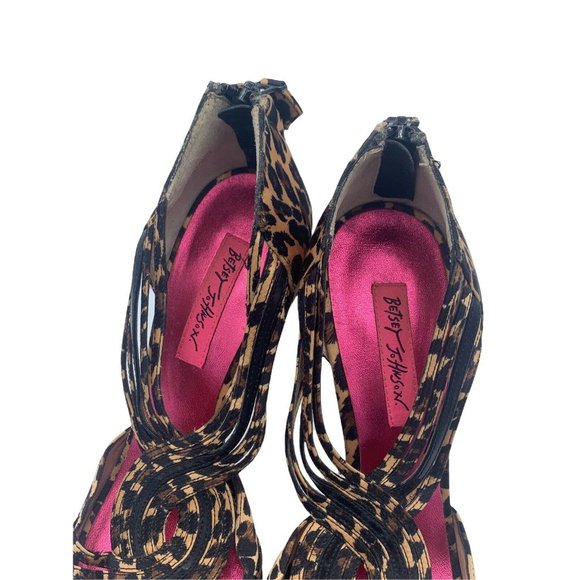 Betsey Johnson Size 9 M Animal Print High Heels, Back Zip, Brown - Picture 6 of 10